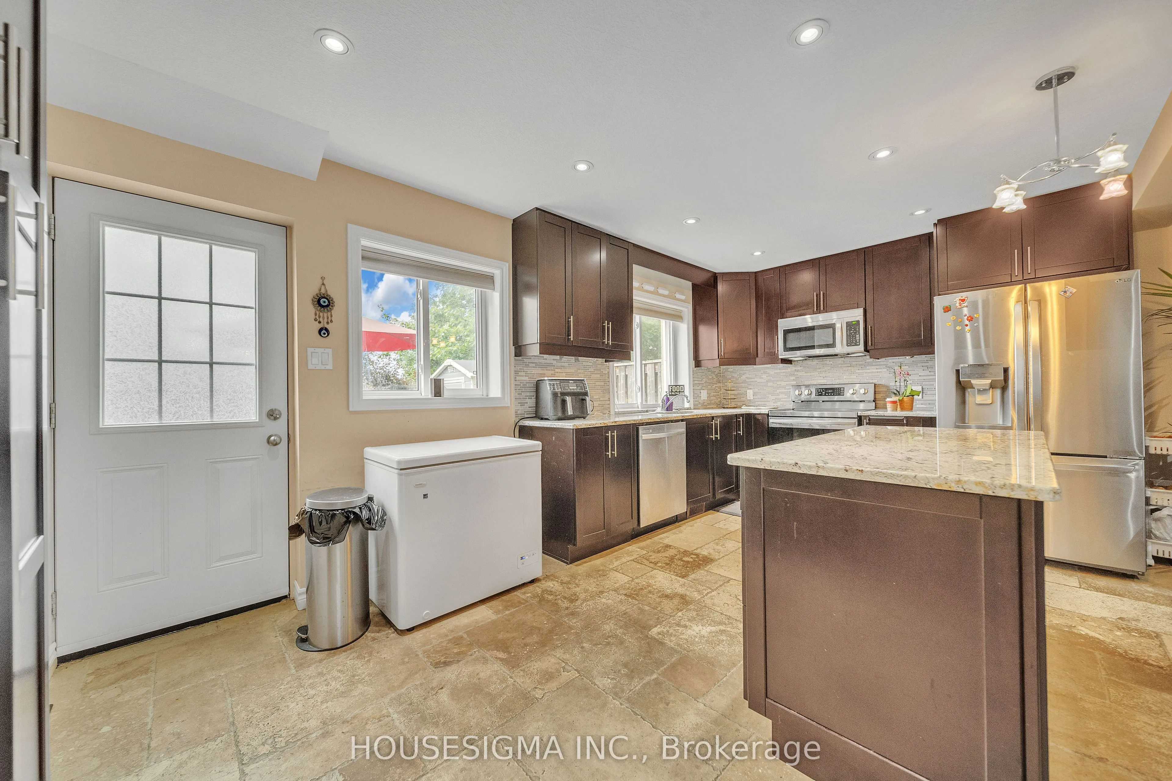 50 Westmount Road W, #16