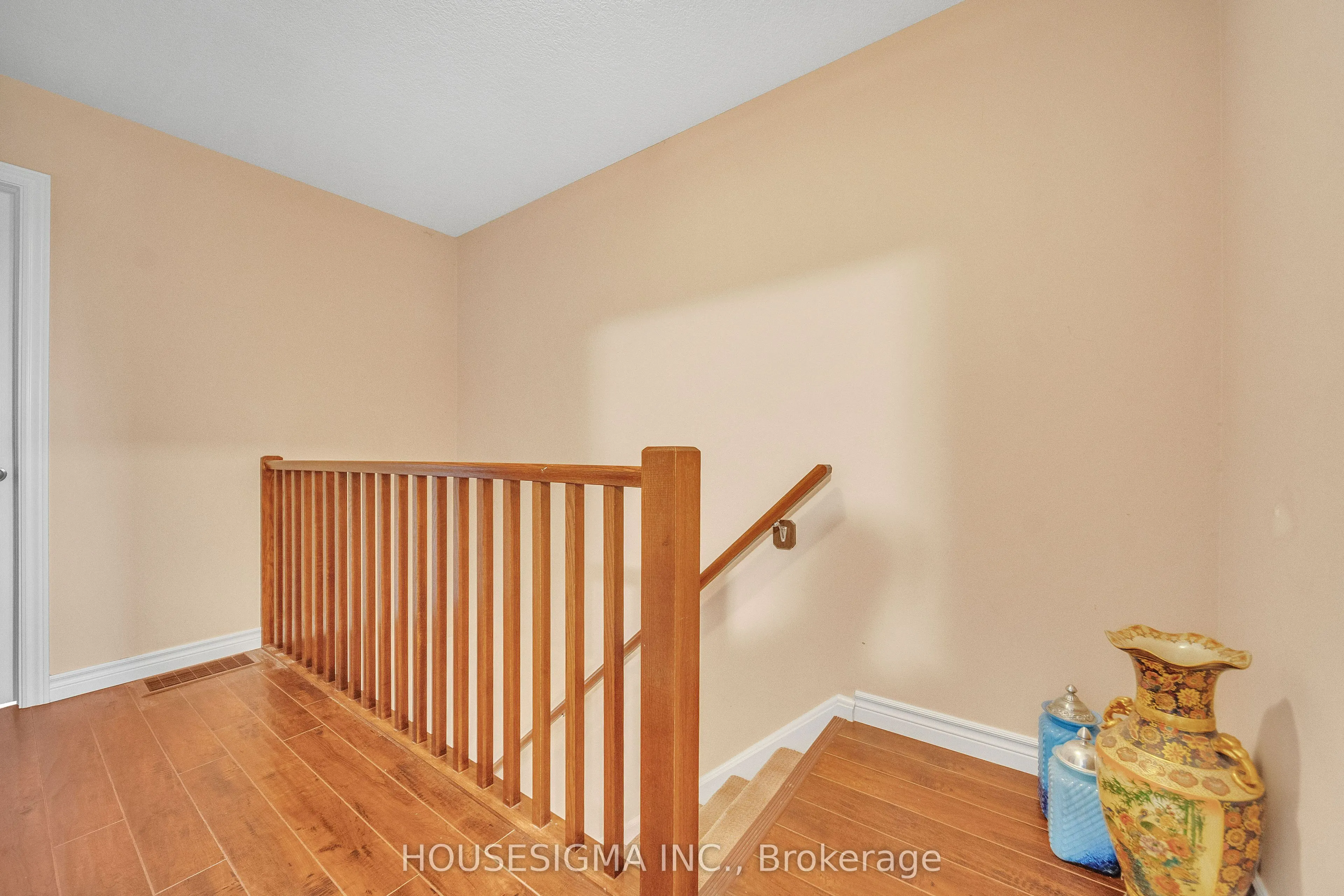 50 Westmount Road W, #16