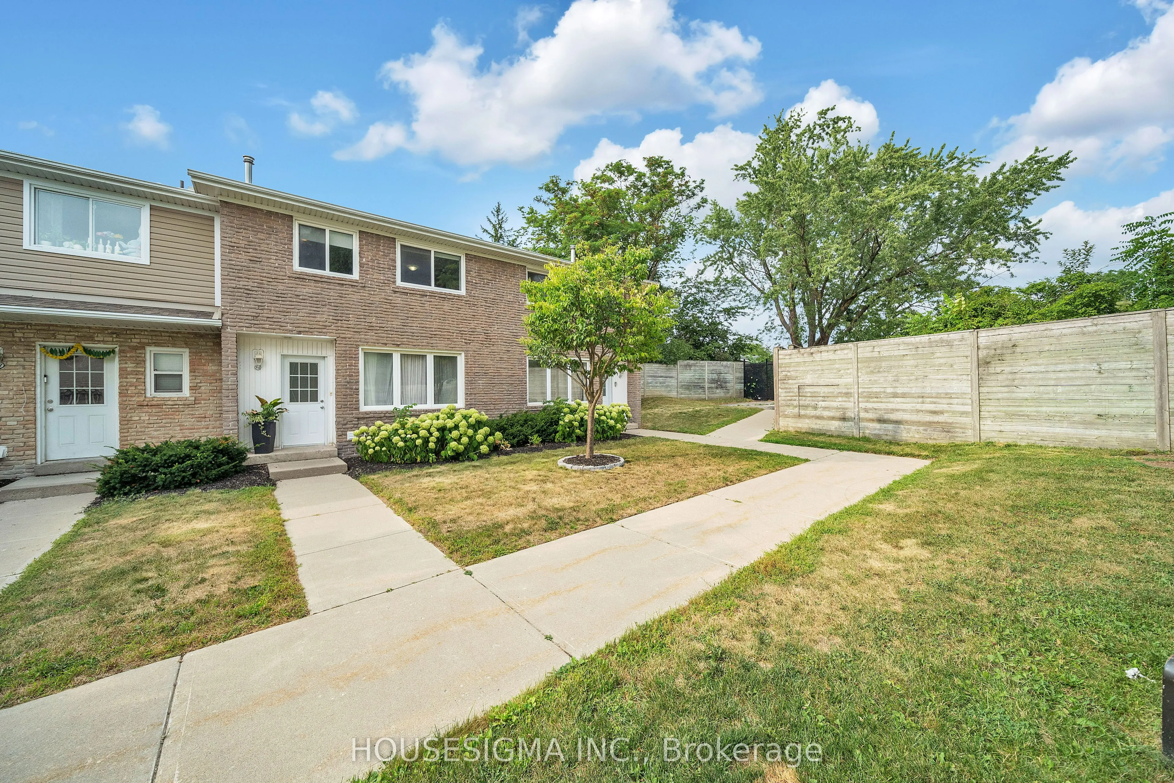 50 Westmount Road W, #16