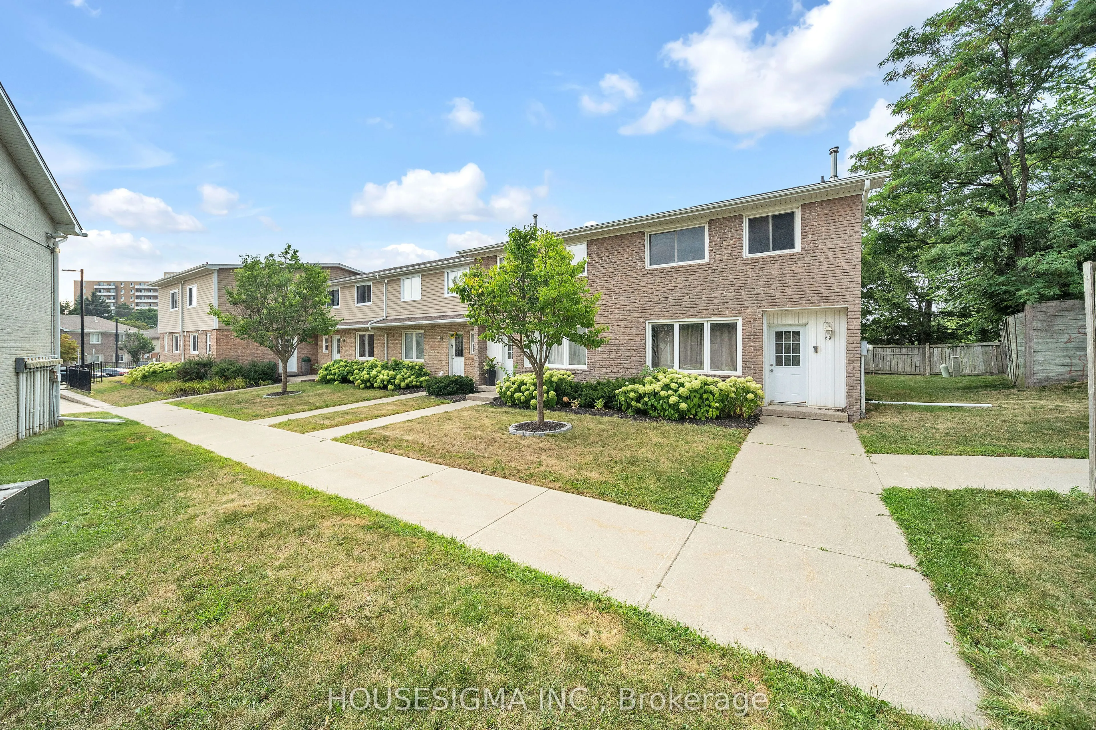 50 Westmount Road W, #16