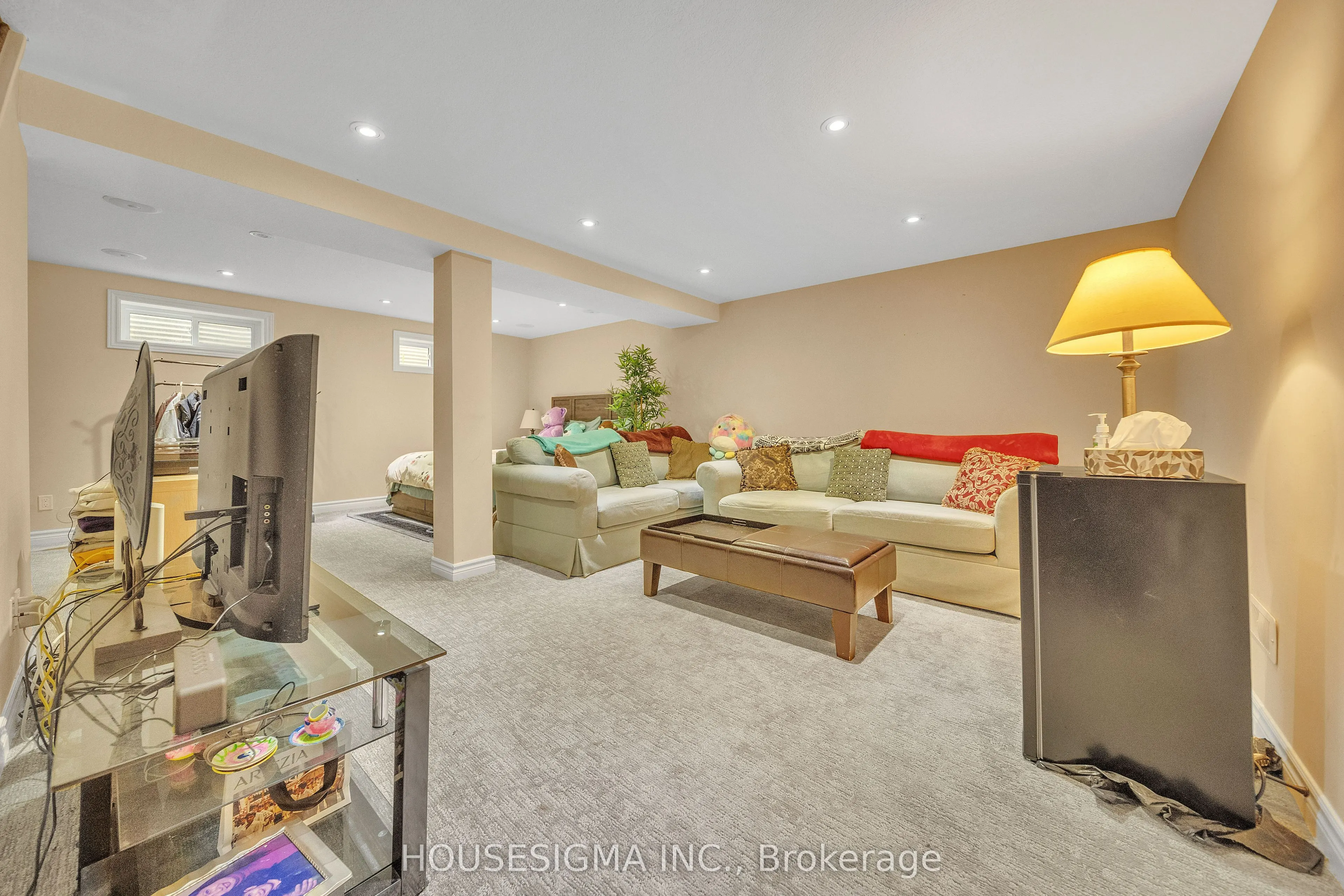 50 Westmount Road W, #16