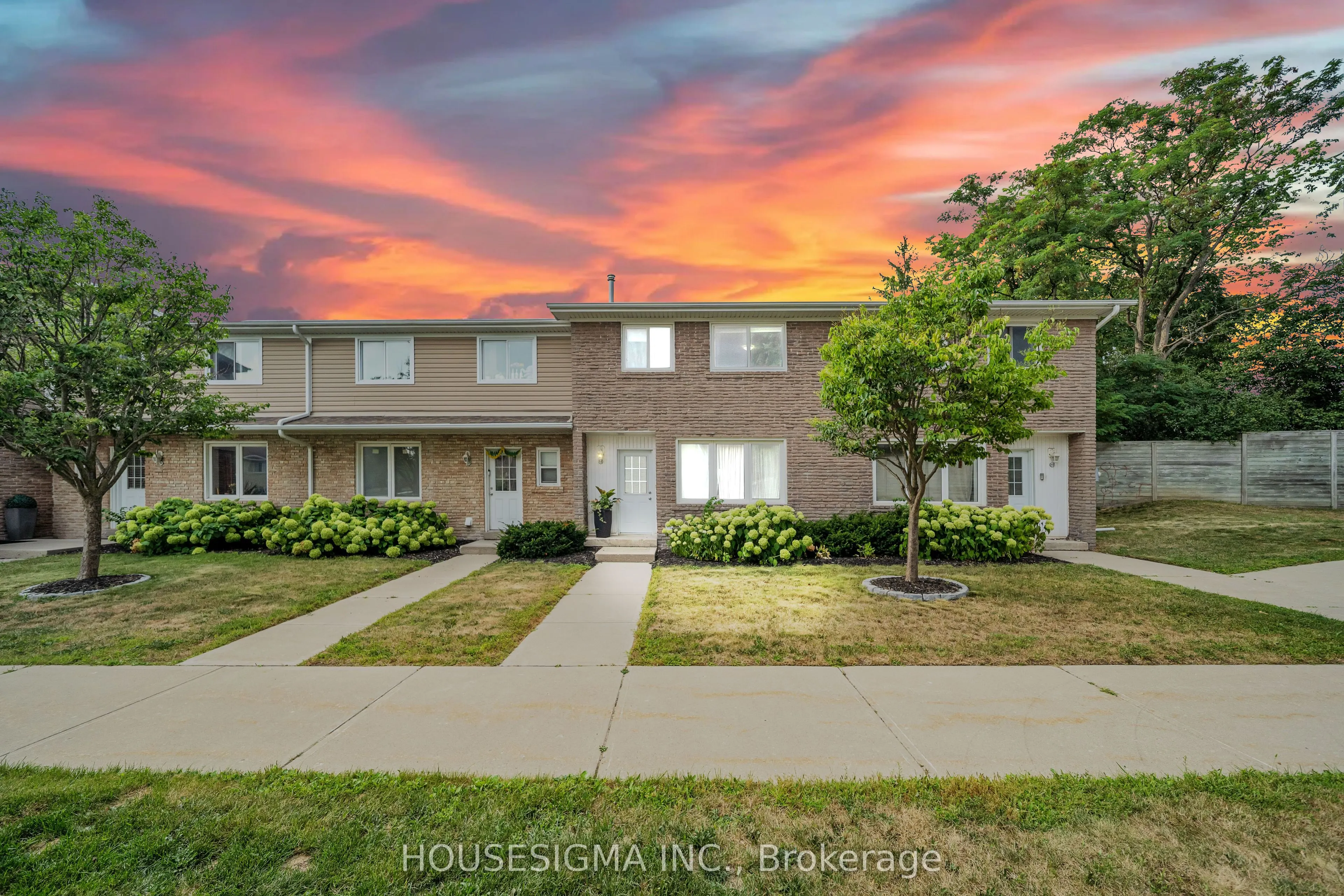 50 Westmount Road W, #16