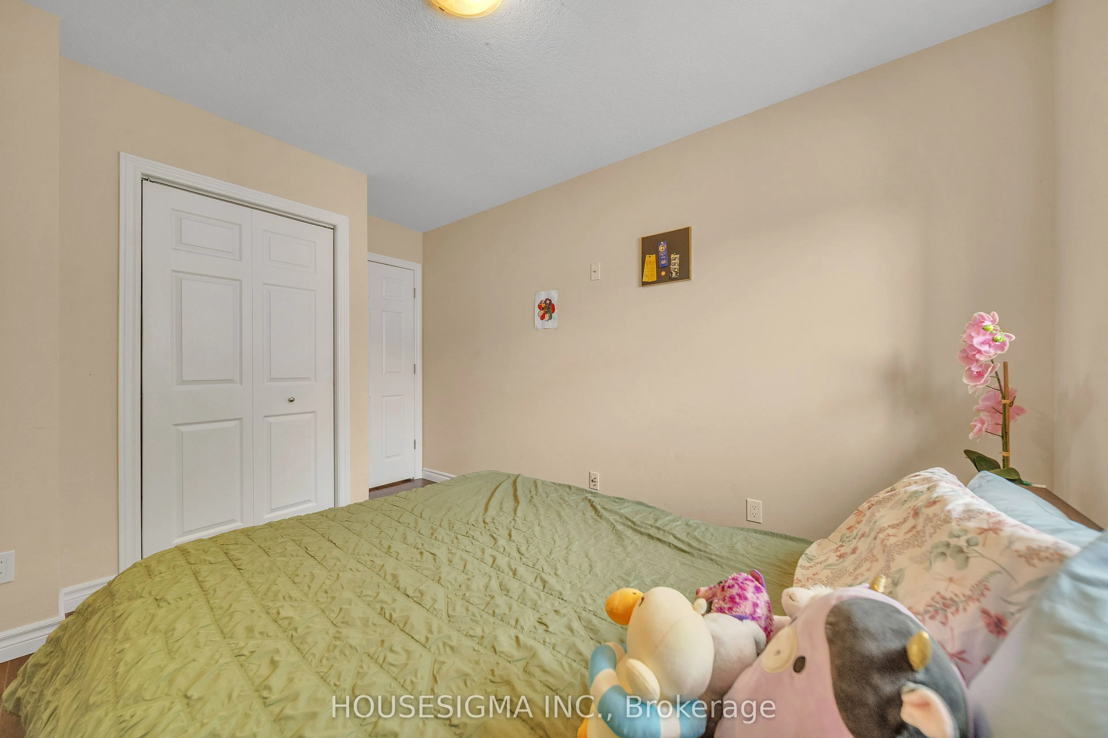 50 Westmount Road W, #16