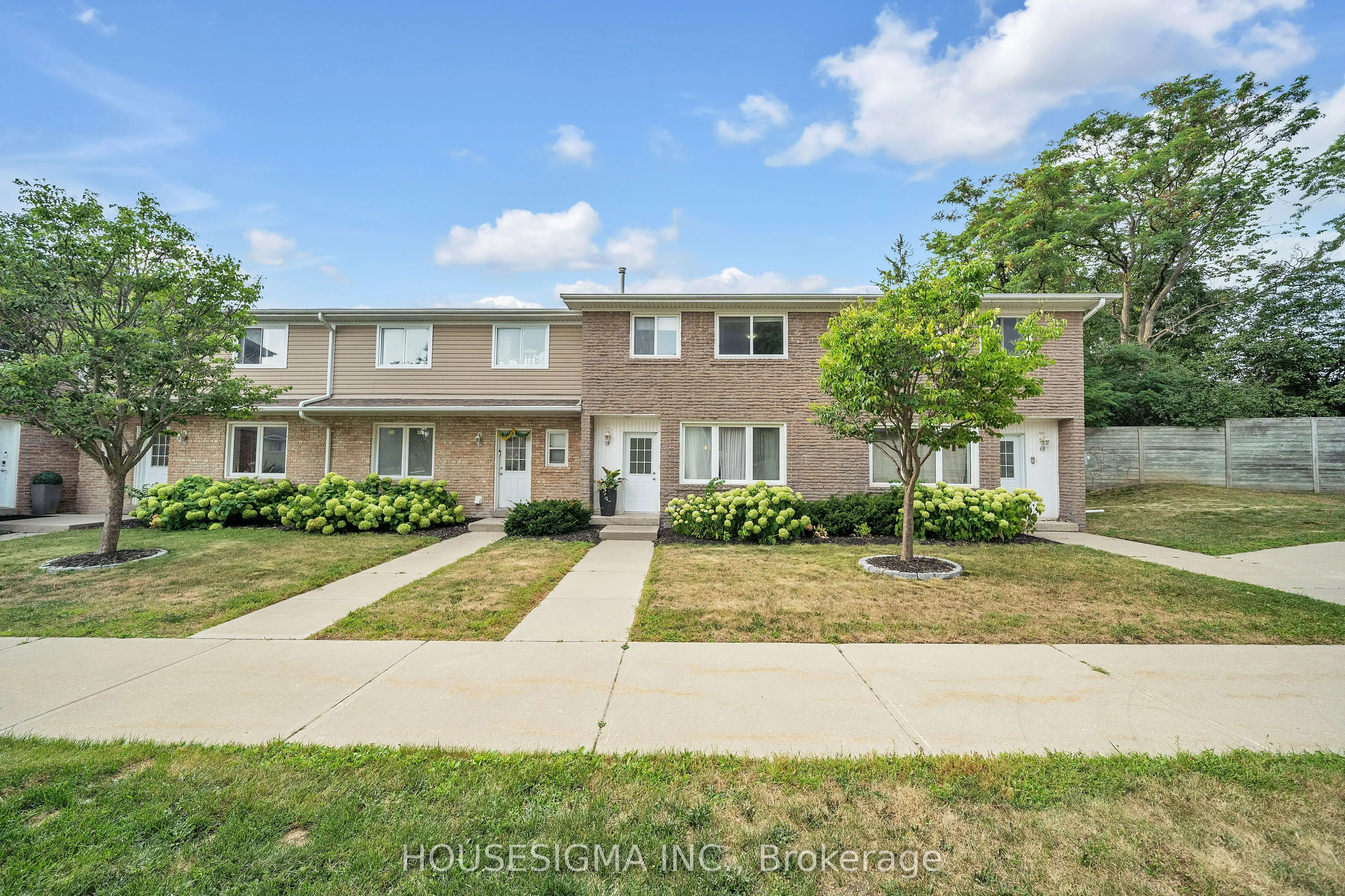 50 Westmount Road W, #16