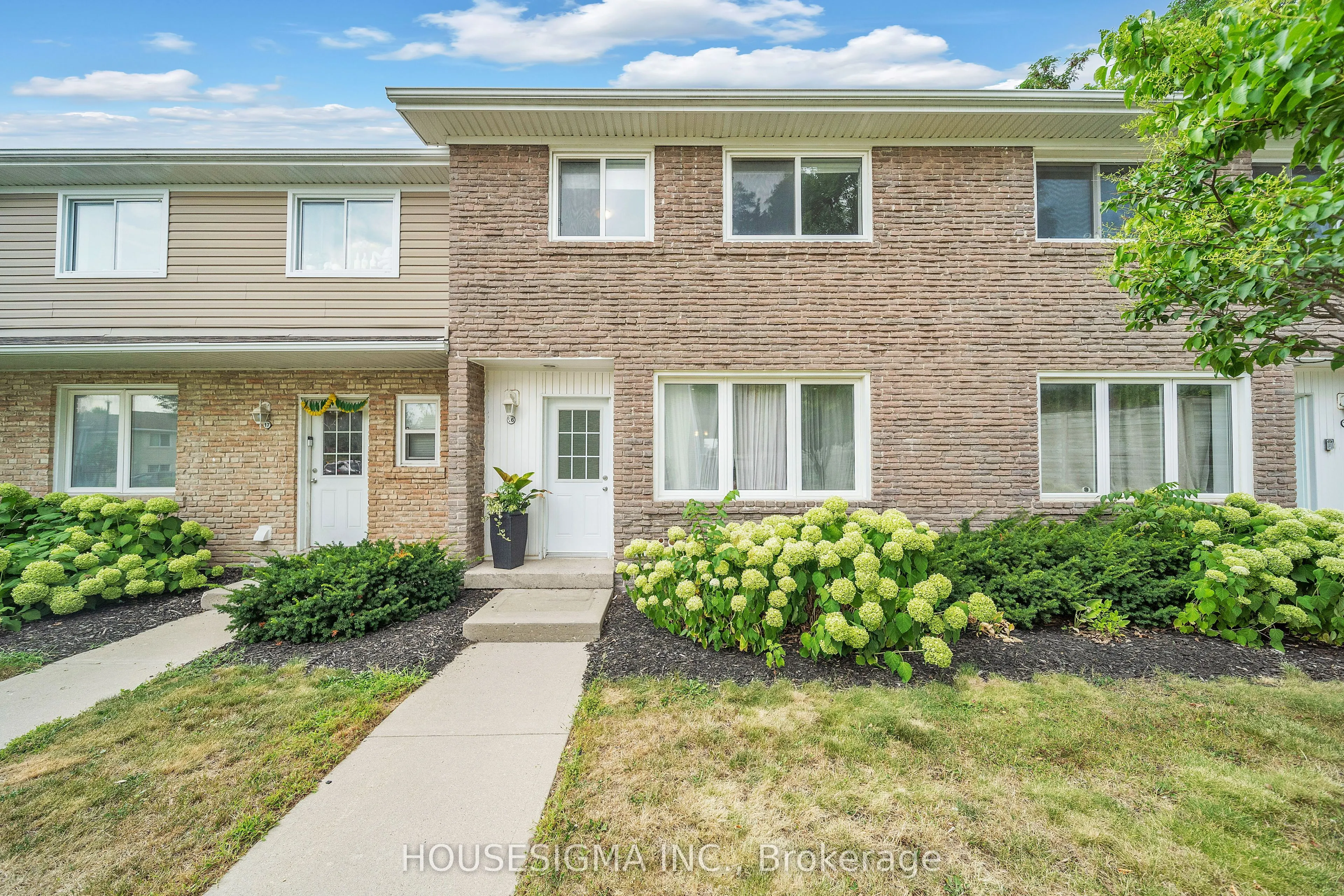 50 Westmount Road W, #16