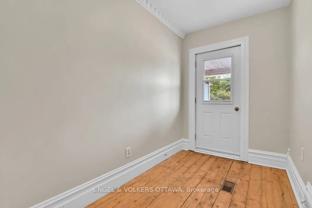 104 King Edward Avenue