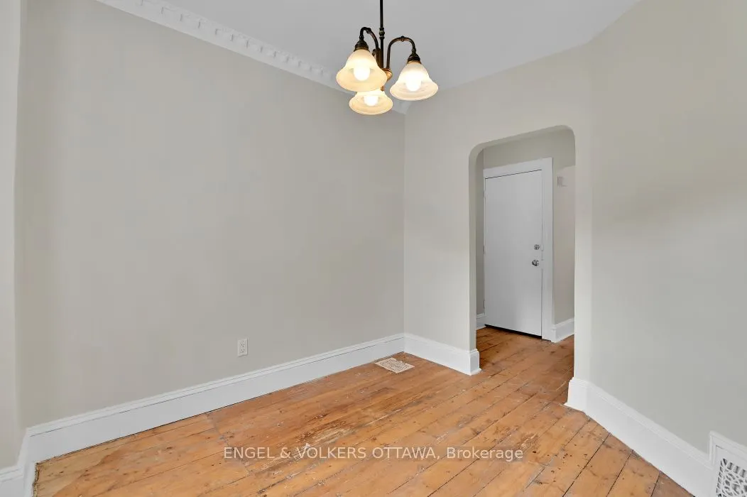 104 King Edward Avenue