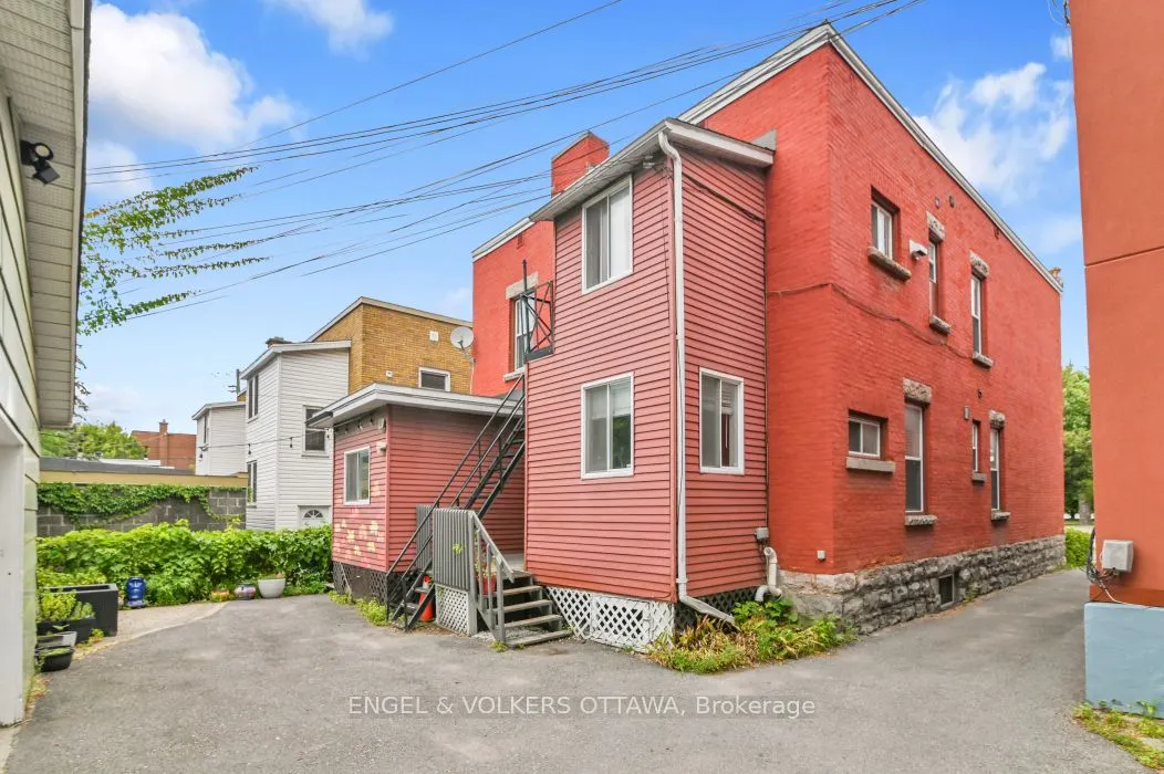 104 King Edward Avenue