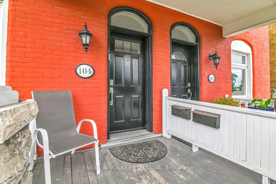 104 King Edward Avenue