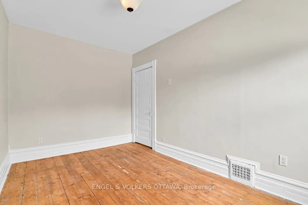104 King Edward Avenue
