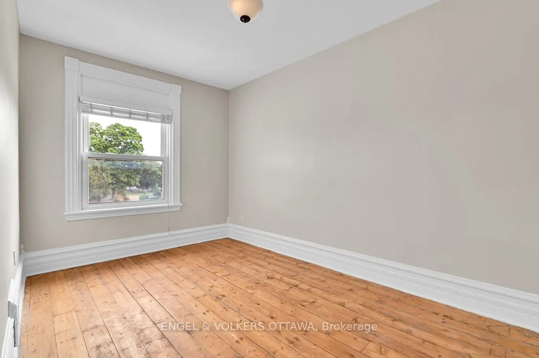 104 King Edward Avenue