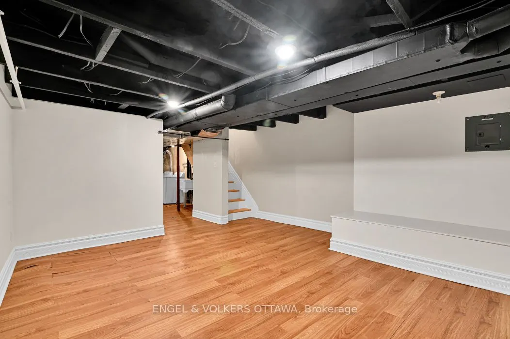 104 King Edward Avenue