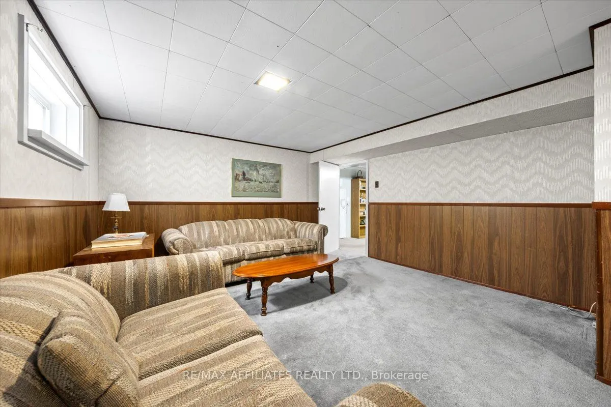 49 Silver Aspen Crescent