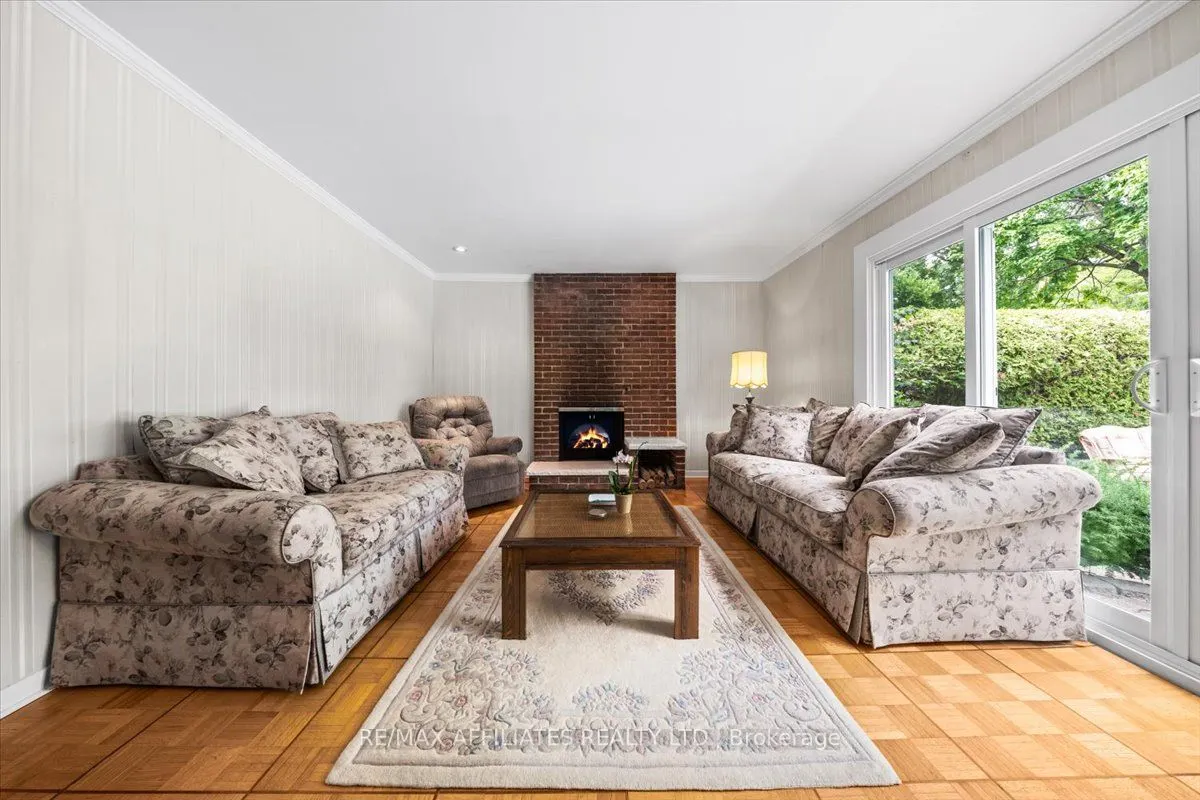 49 Silver Aspen Crescent