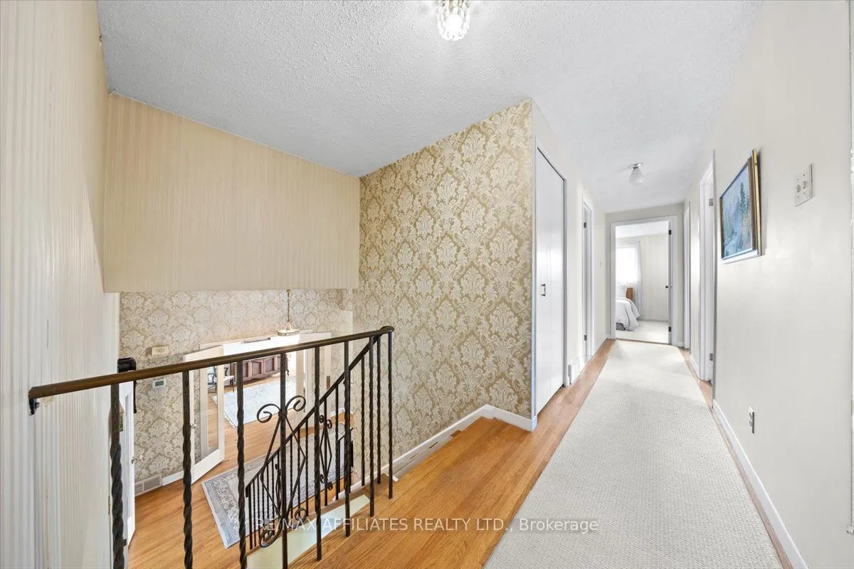 49 Silver Aspen Crescent