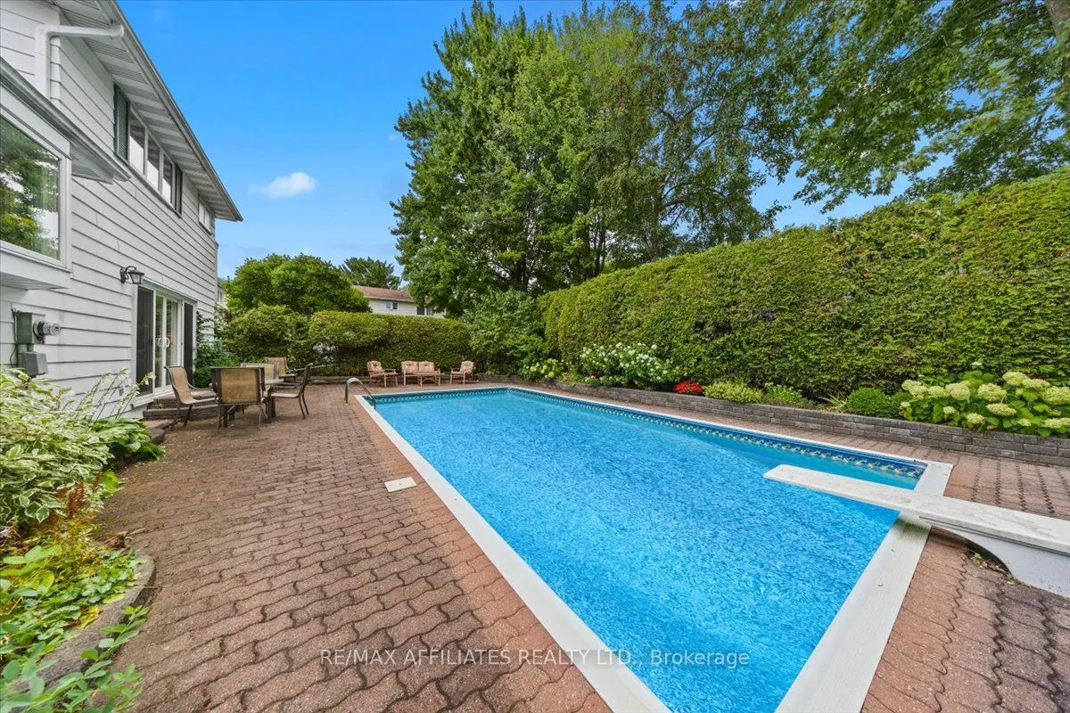 49 Silver Aspen Crescent