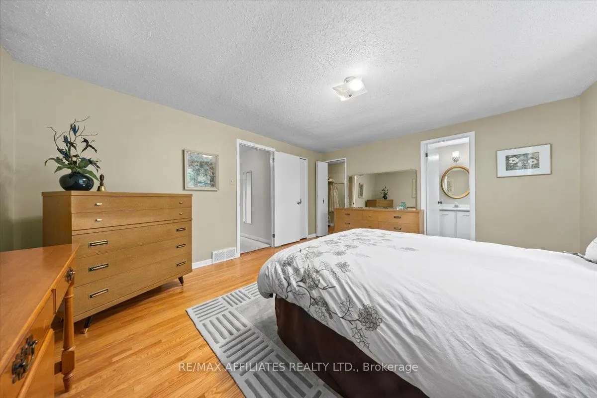 49 Silver Aspen Crescent