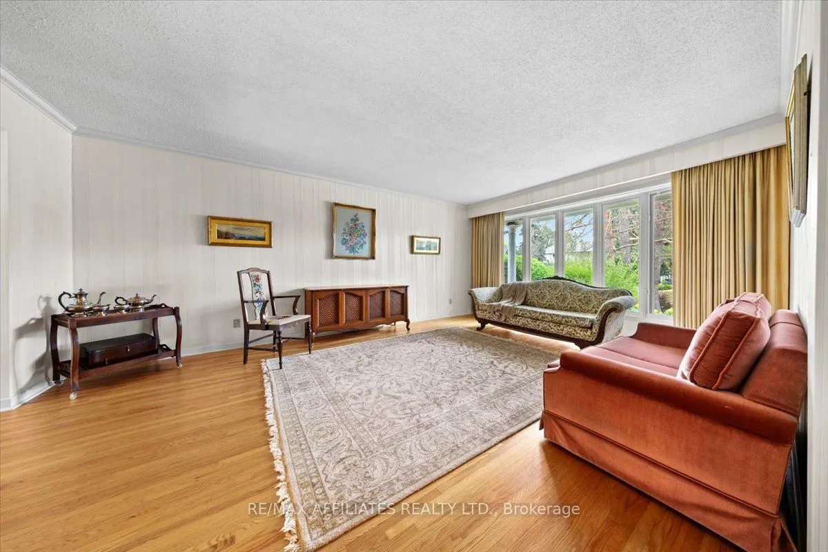49 Silver Aspen Crescent