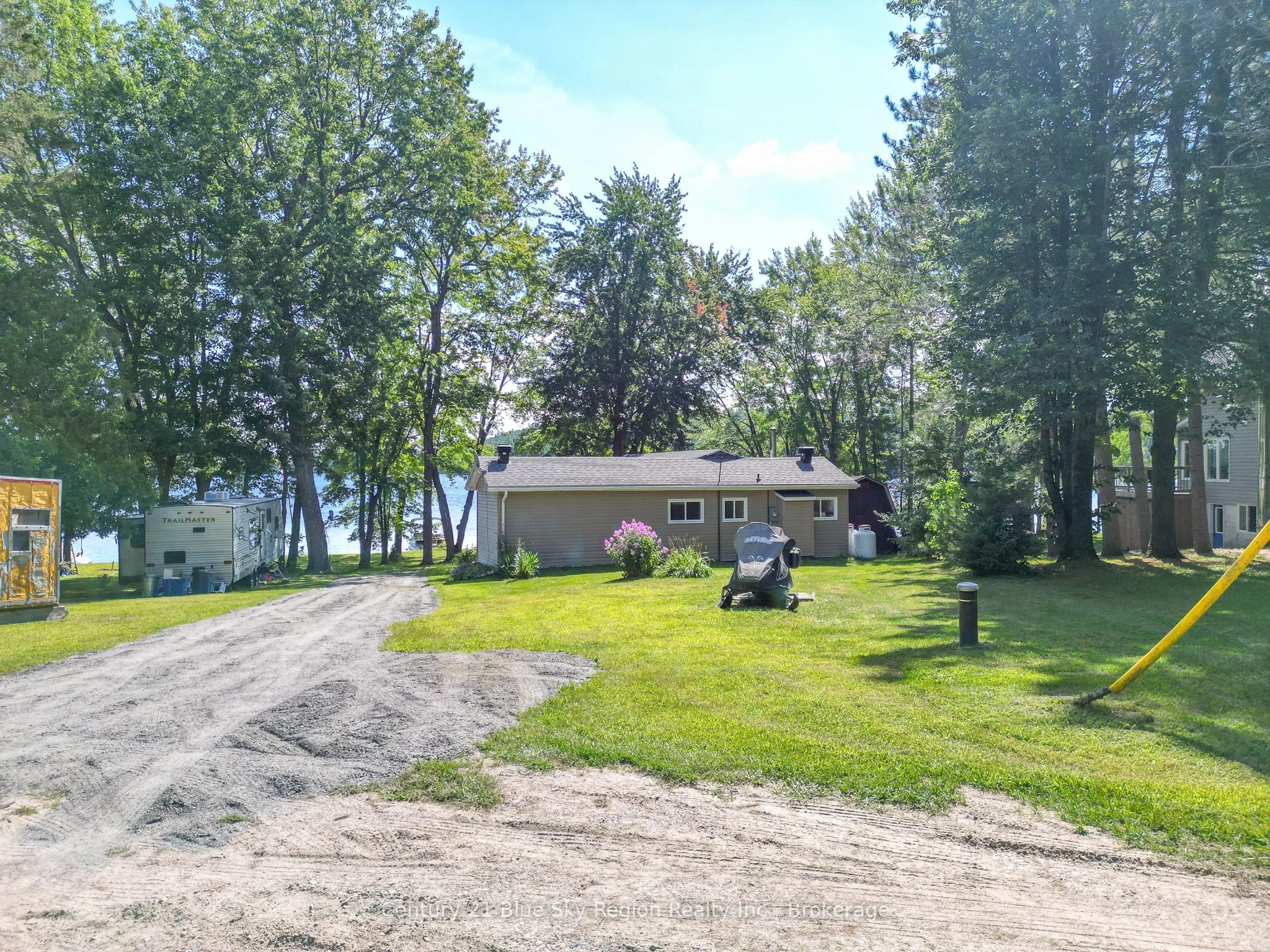 28 Andrews Lane