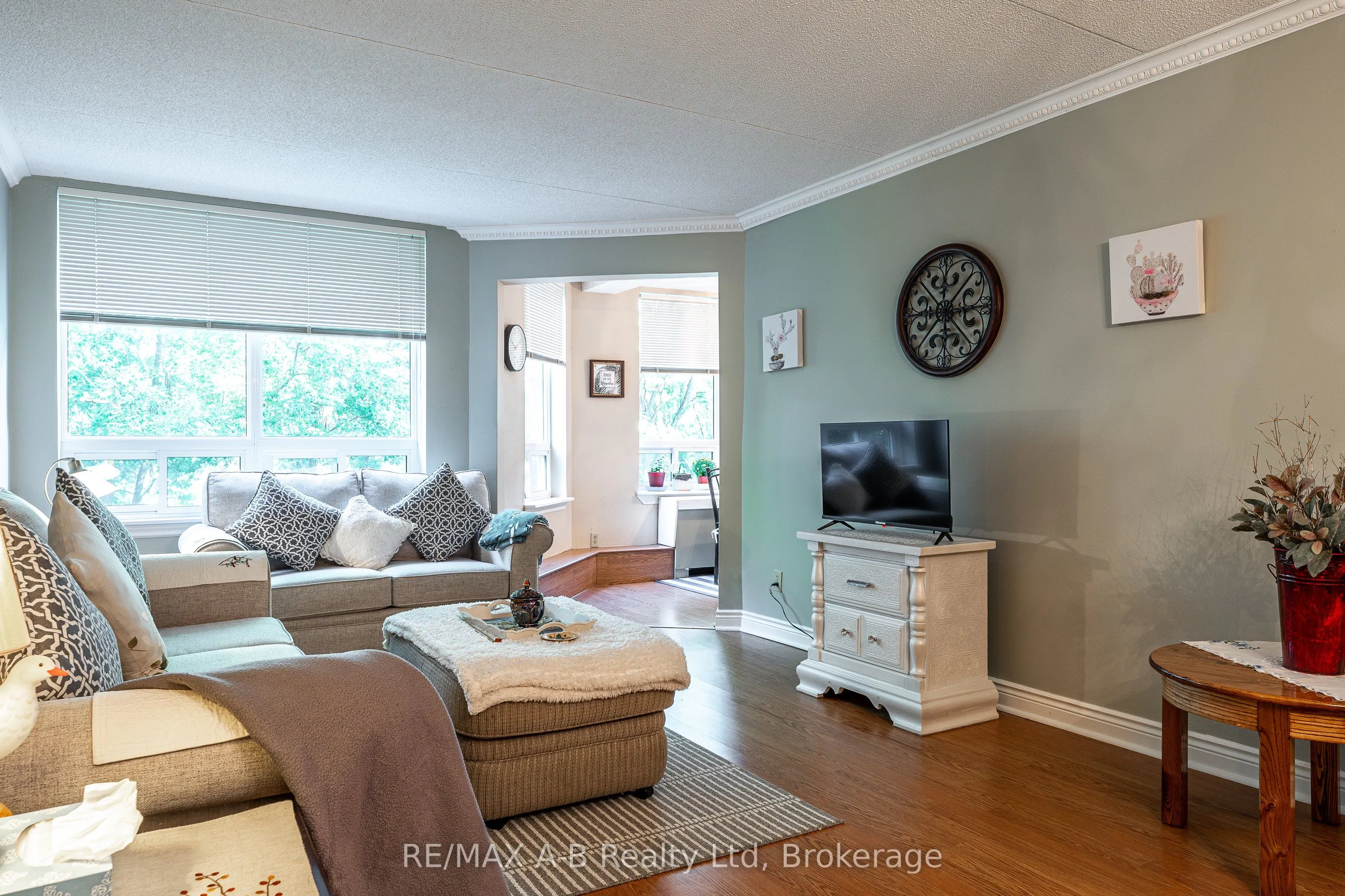 22 ST. ANDREW Street N, #104