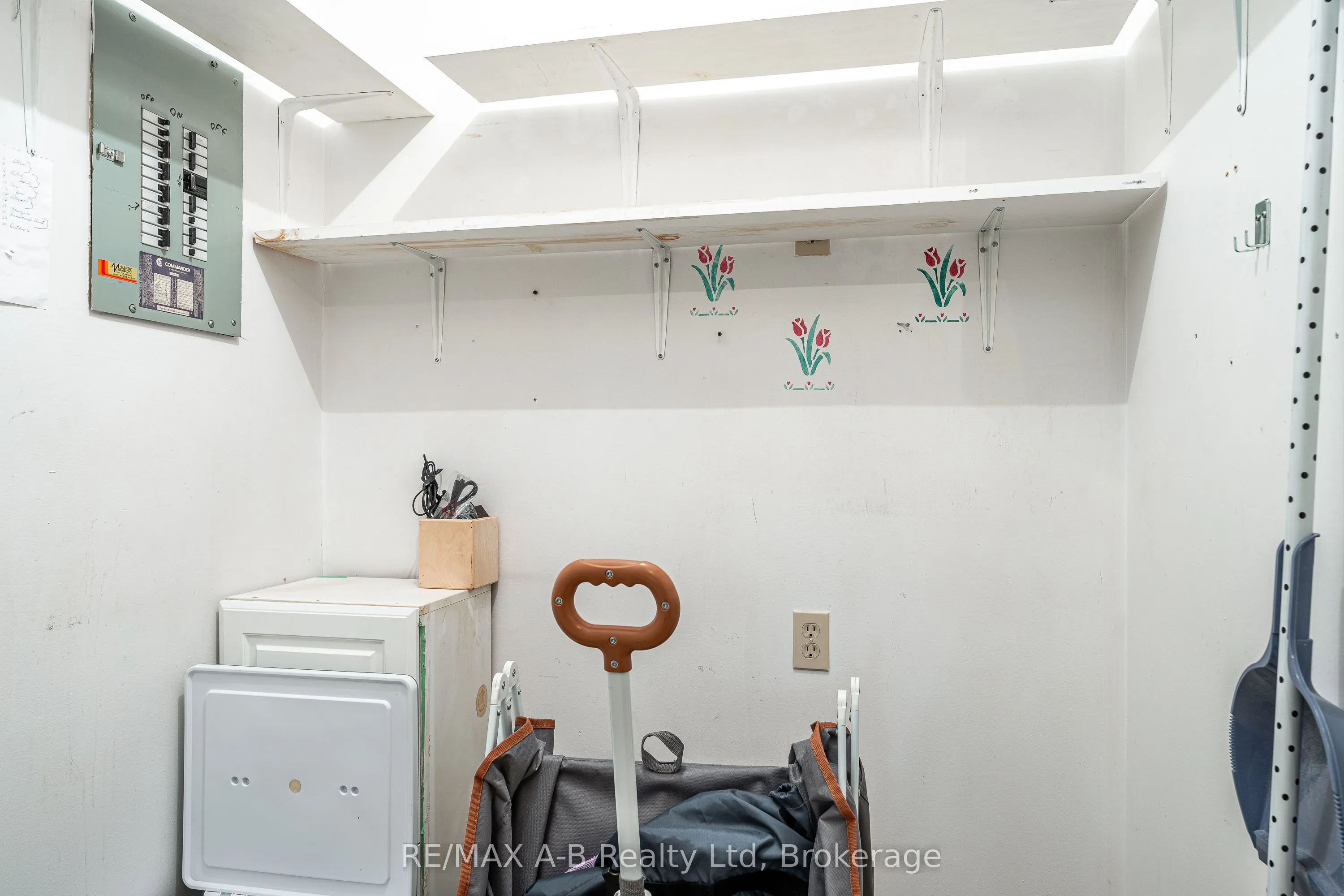 22 ST. ANDREW Street N, #104