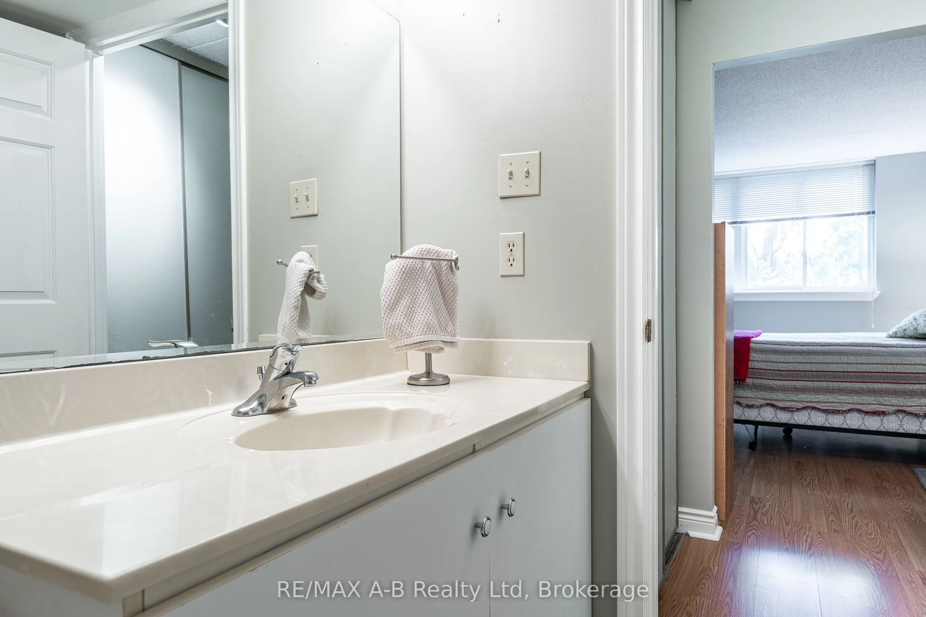22 ST. ANDREW Street N, #104