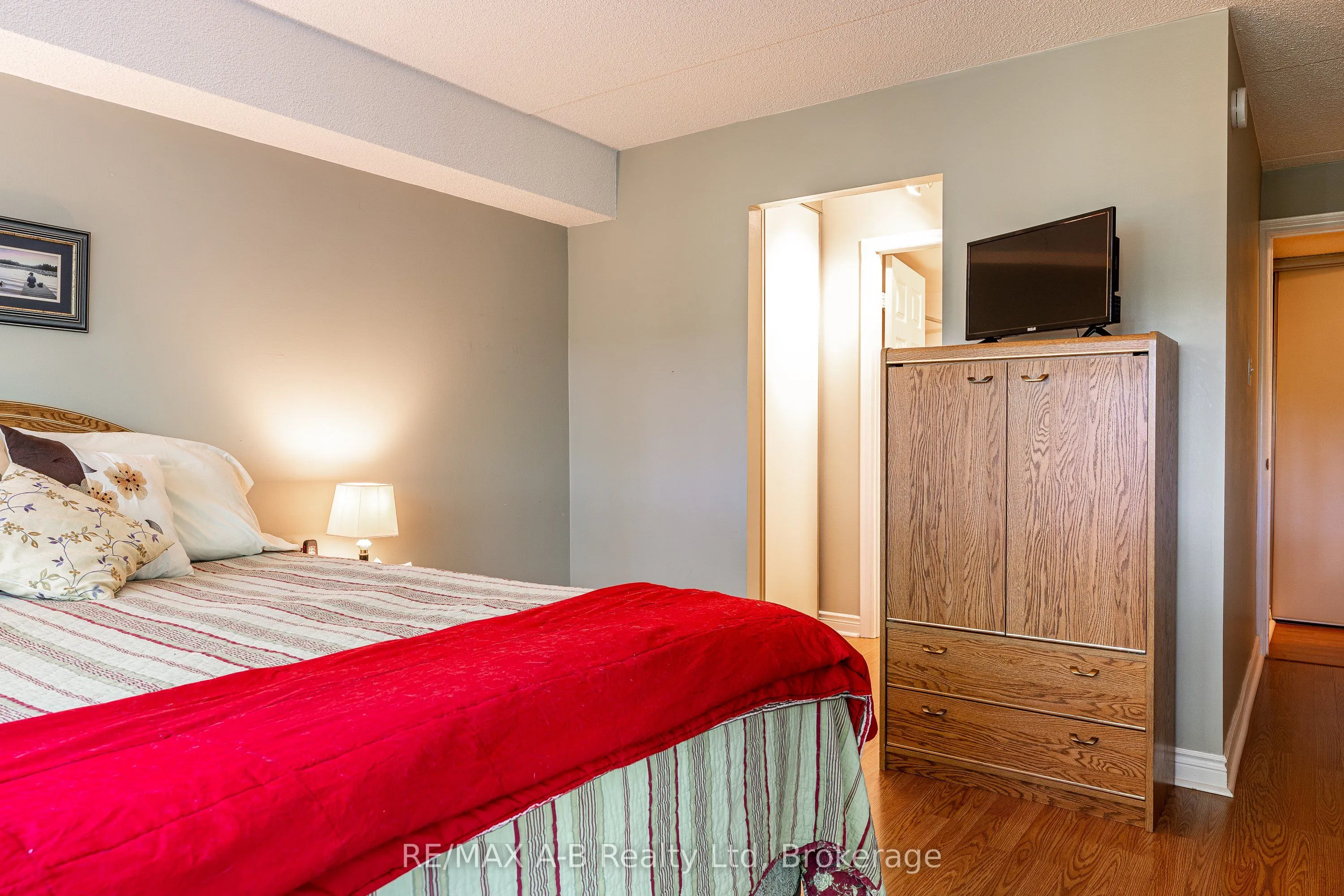 22 ST. ANDREW Street N, #104