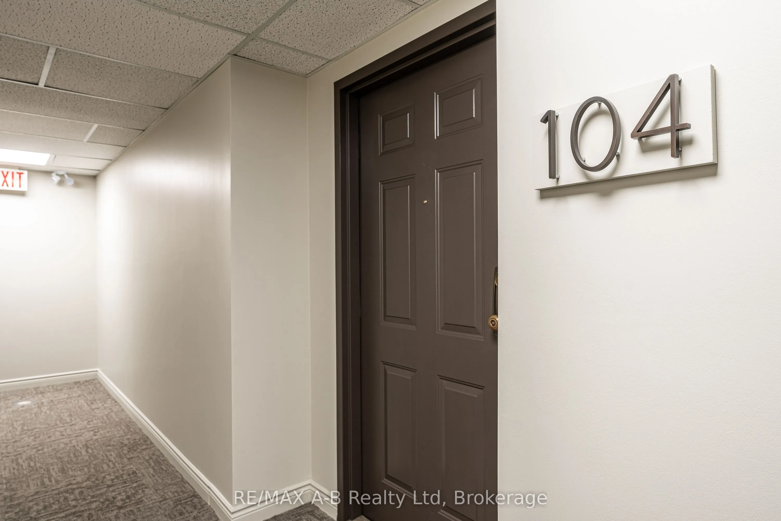 22 ST. ANDREW Street N, #104