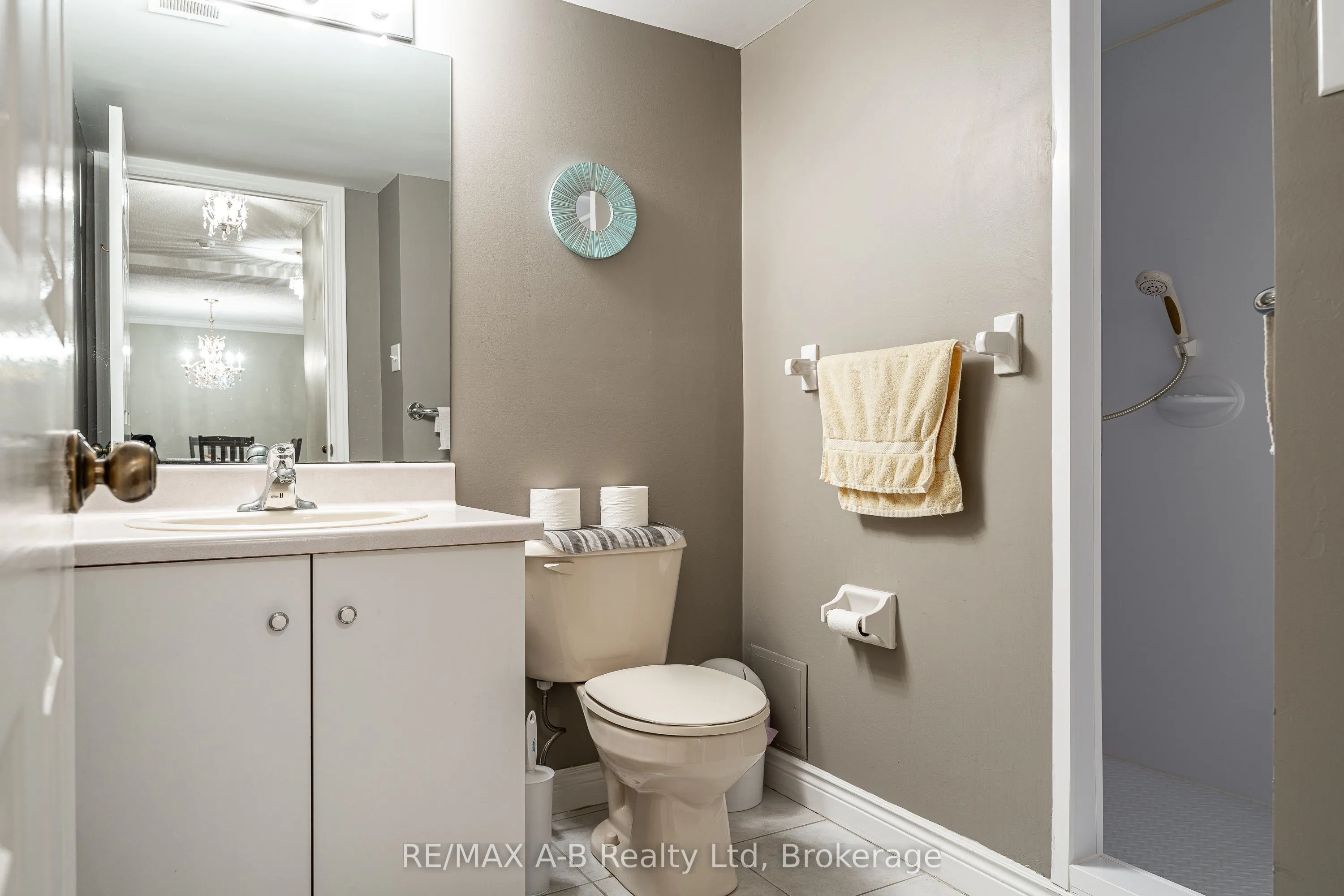 22 ST. ANDREW Street N, #104
