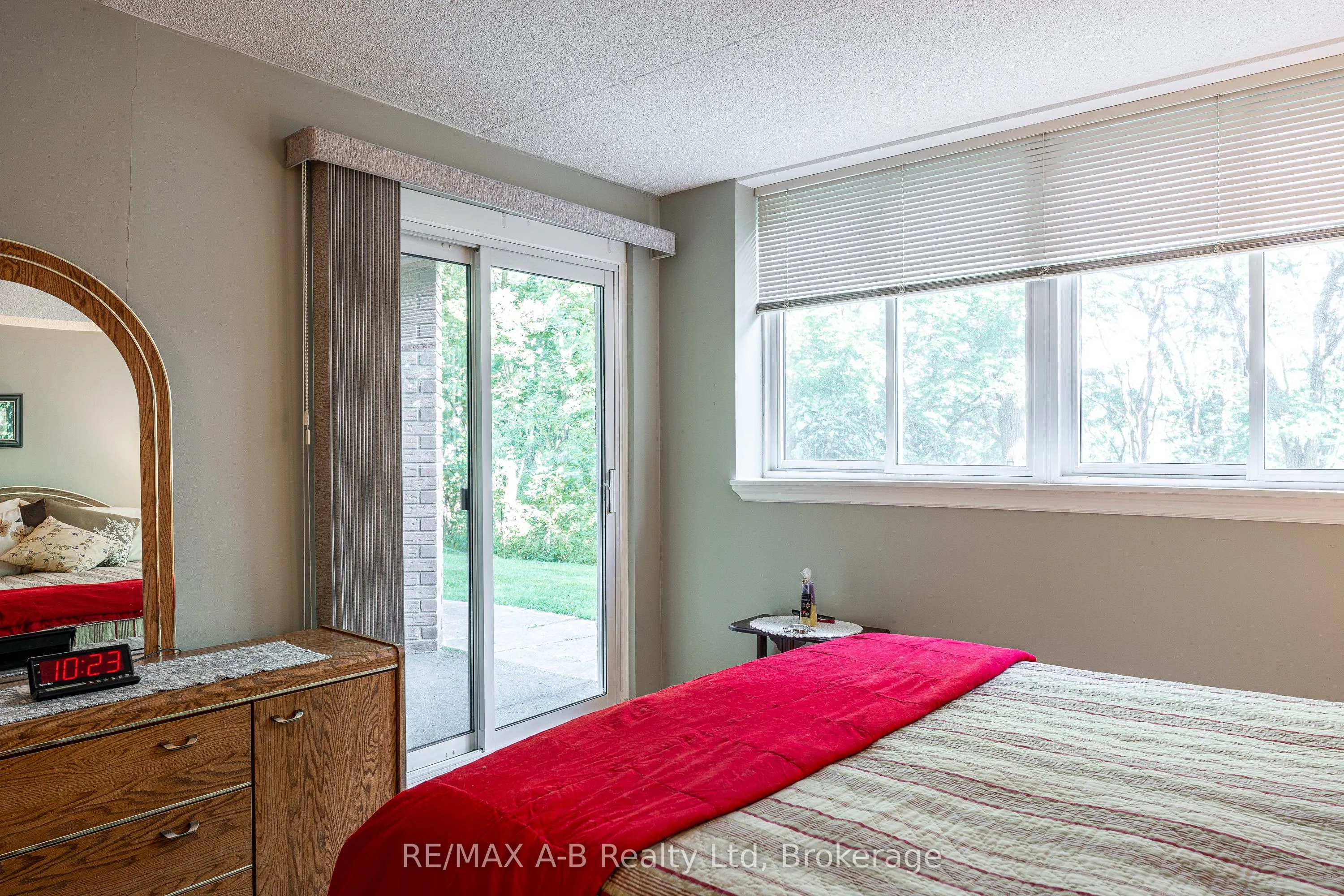 22 ST. ANDREW Street N, #104