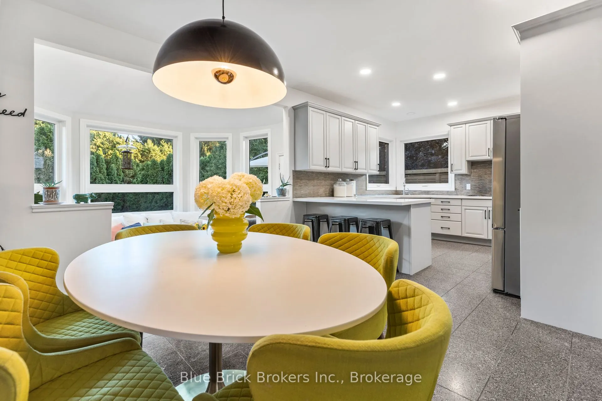 768 FRANKLINWAY Crescent