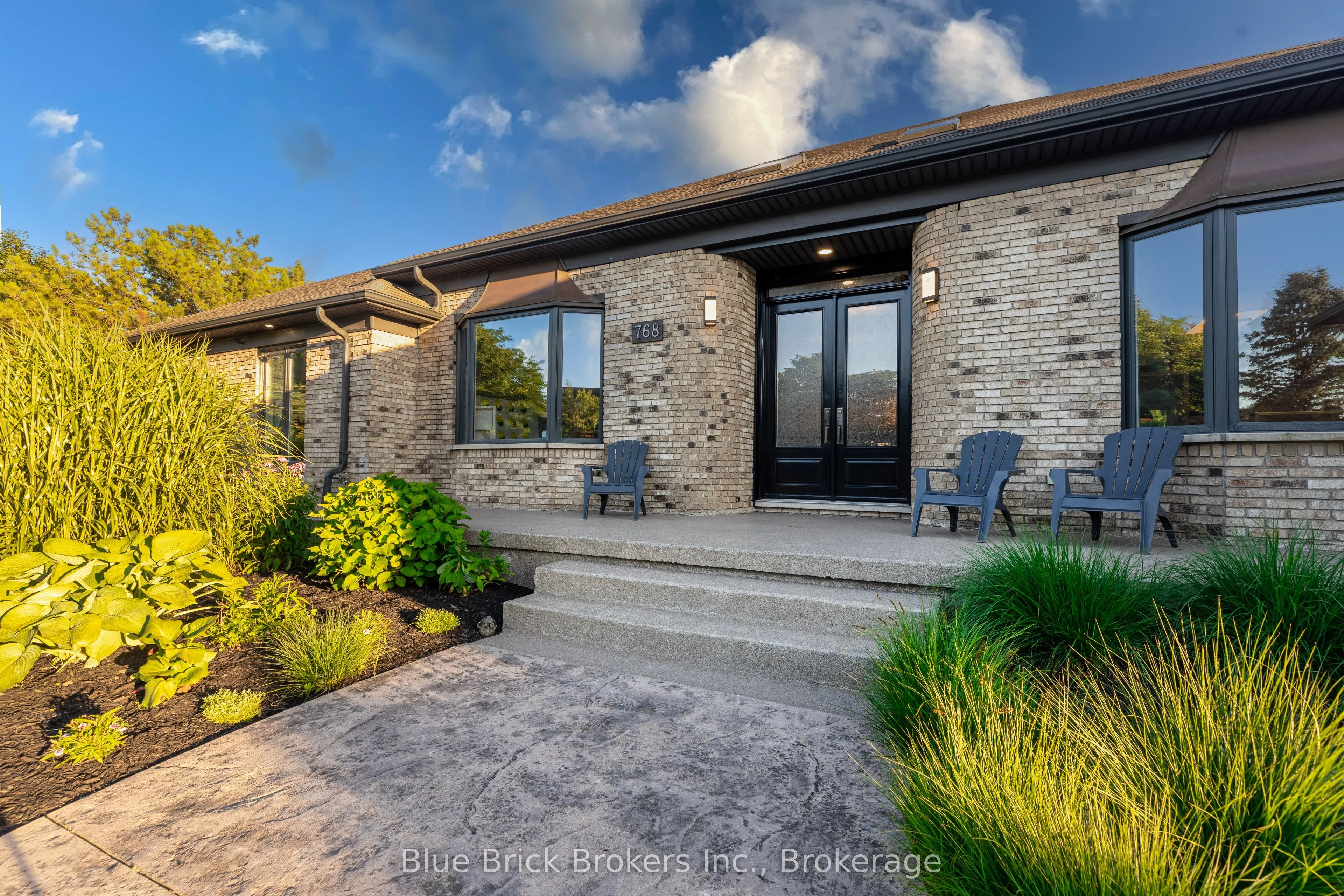768 FRANKLINWAY Crescent