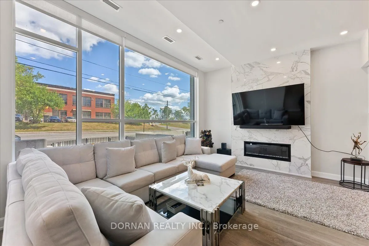 195 Hunter Street E, #TH-04