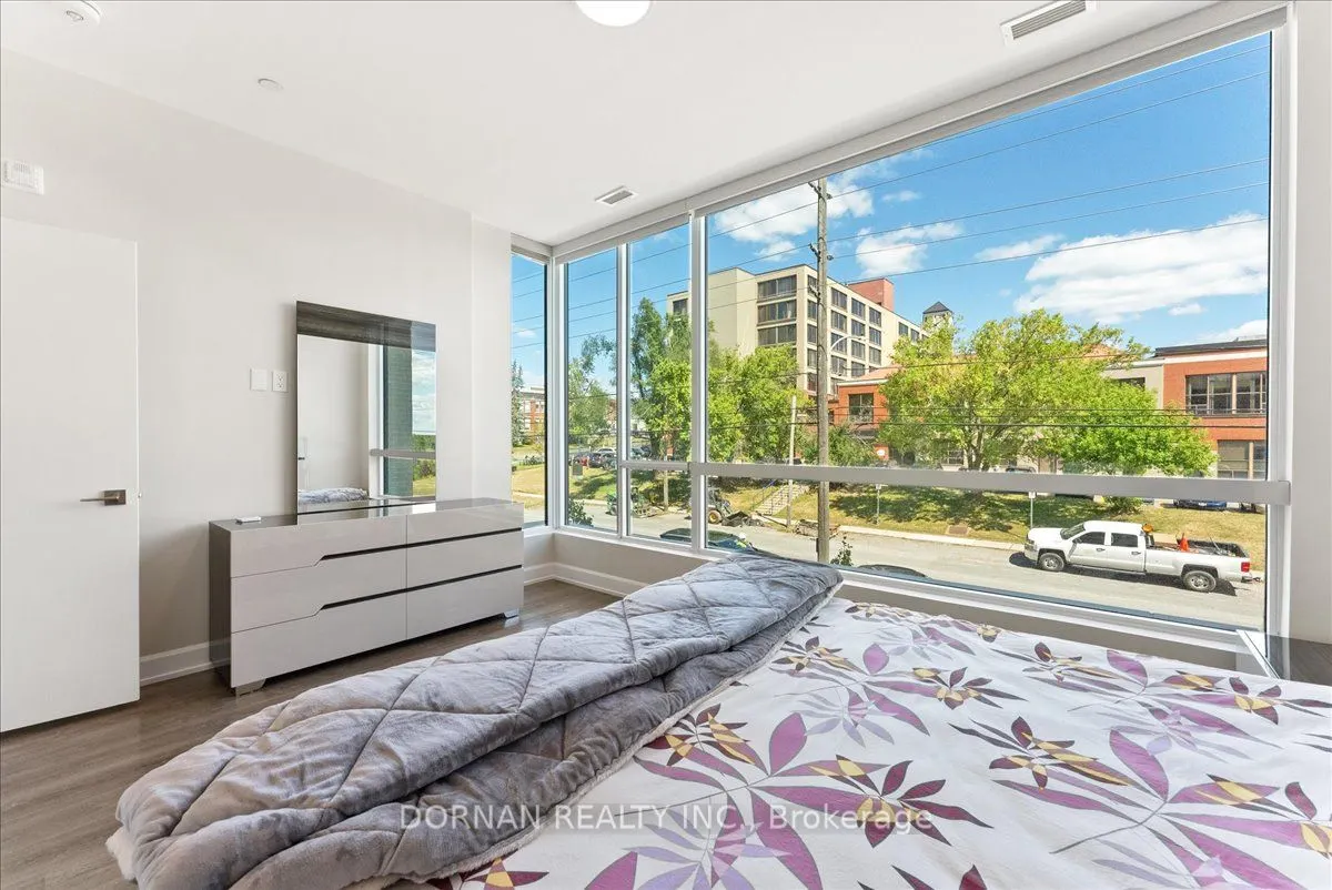 195 Hunter Street E, #TH-04