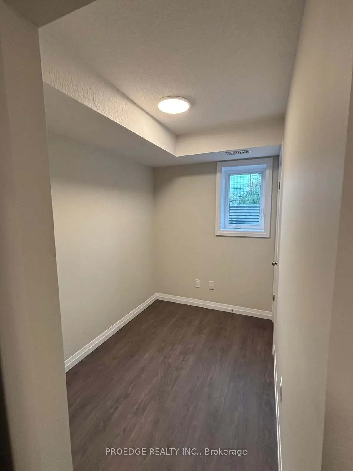 410 Northfield Drive W, #D7