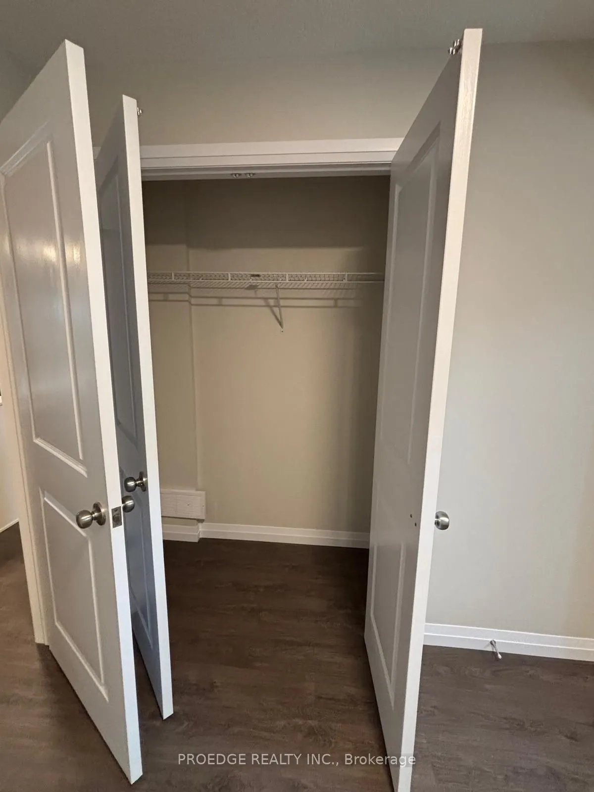 410 Northfield Drive W, #D7