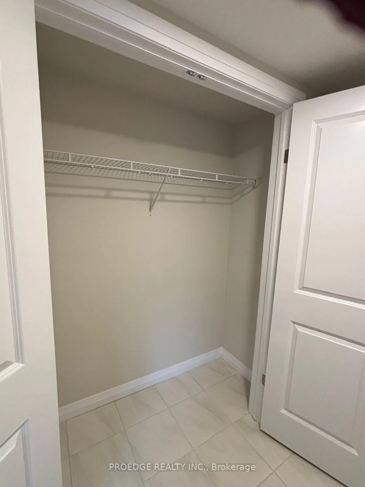 410 Northfield Drive W, #D7