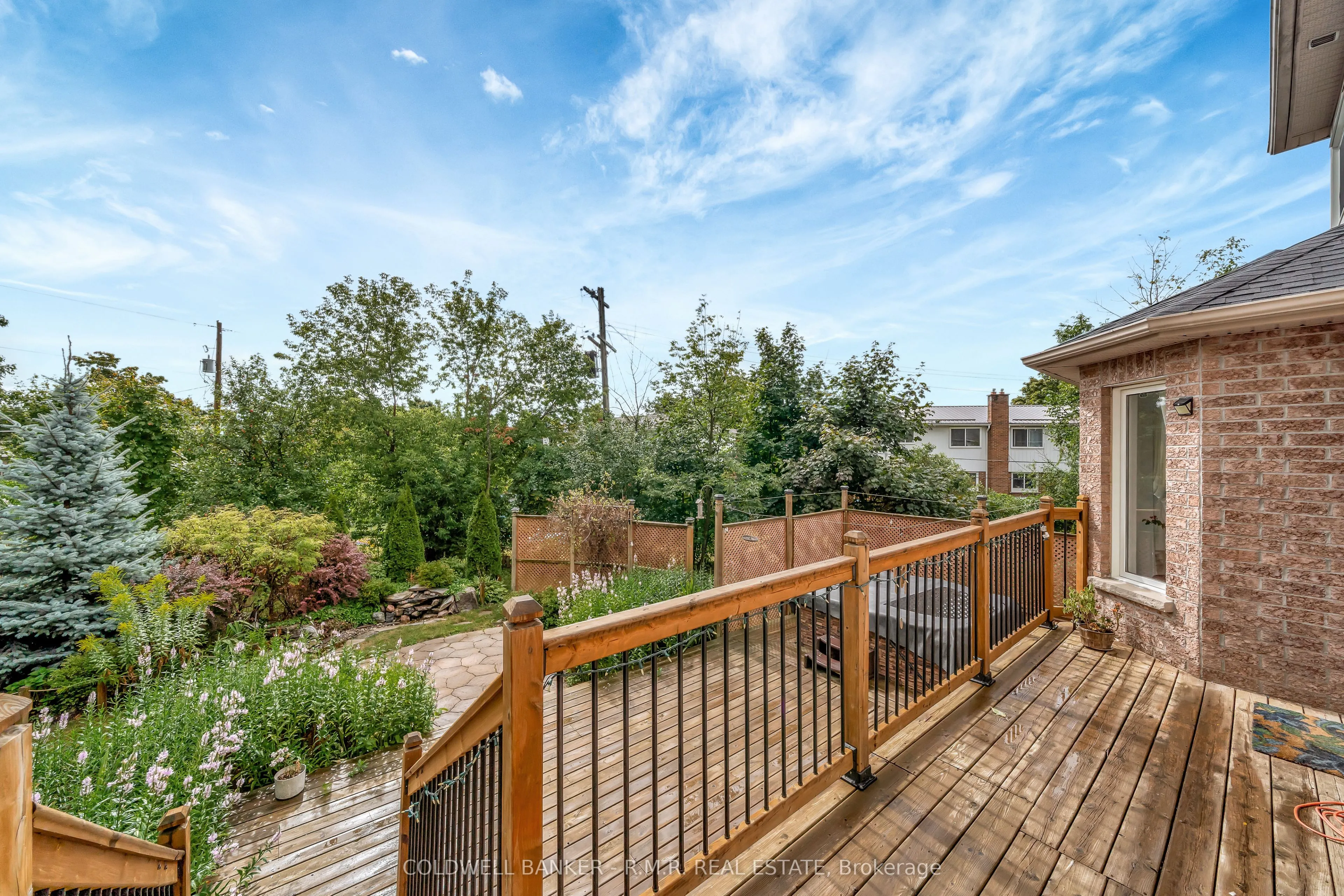 16 Wood Court