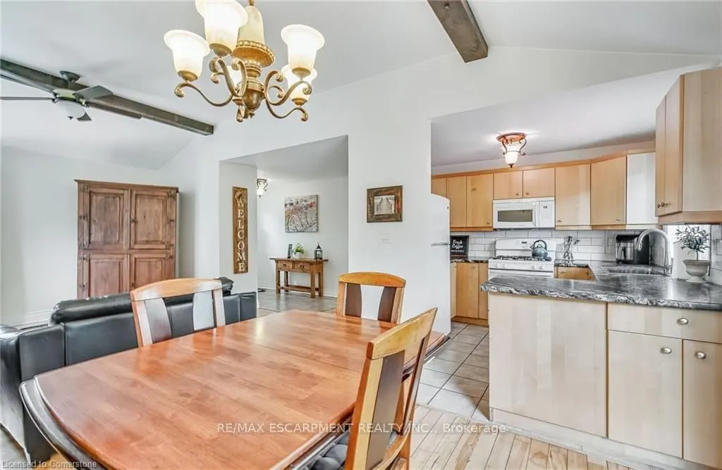 8 Beach Road
