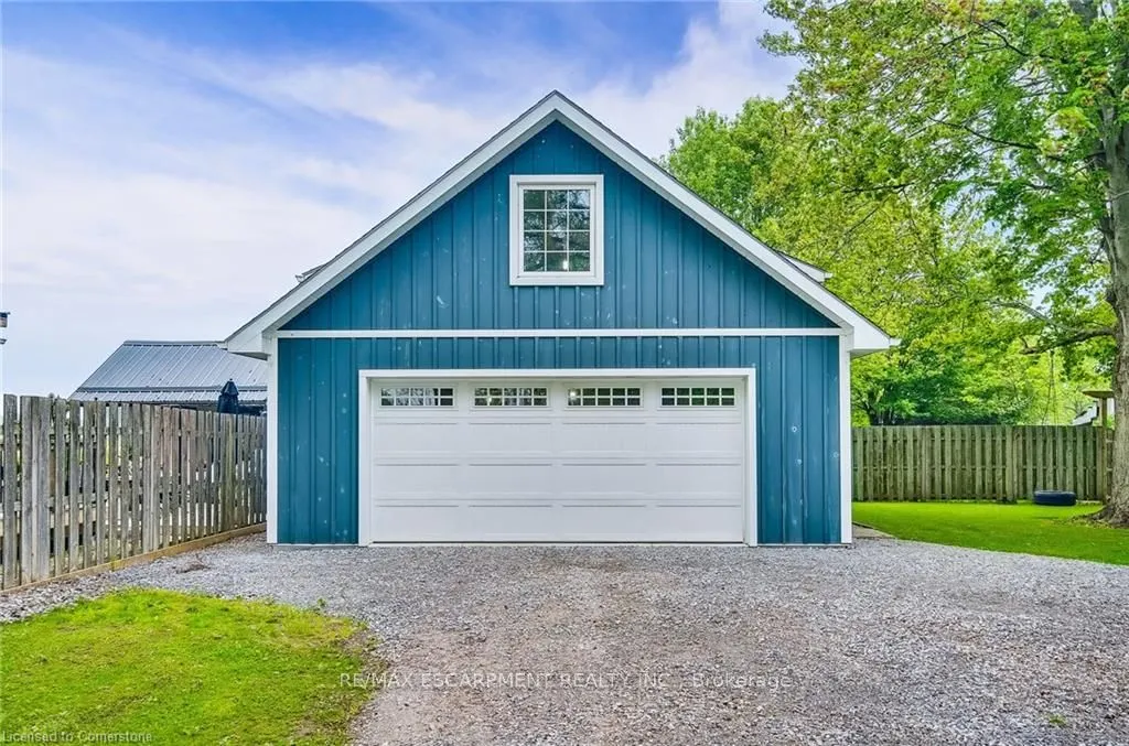 8 Beach Road