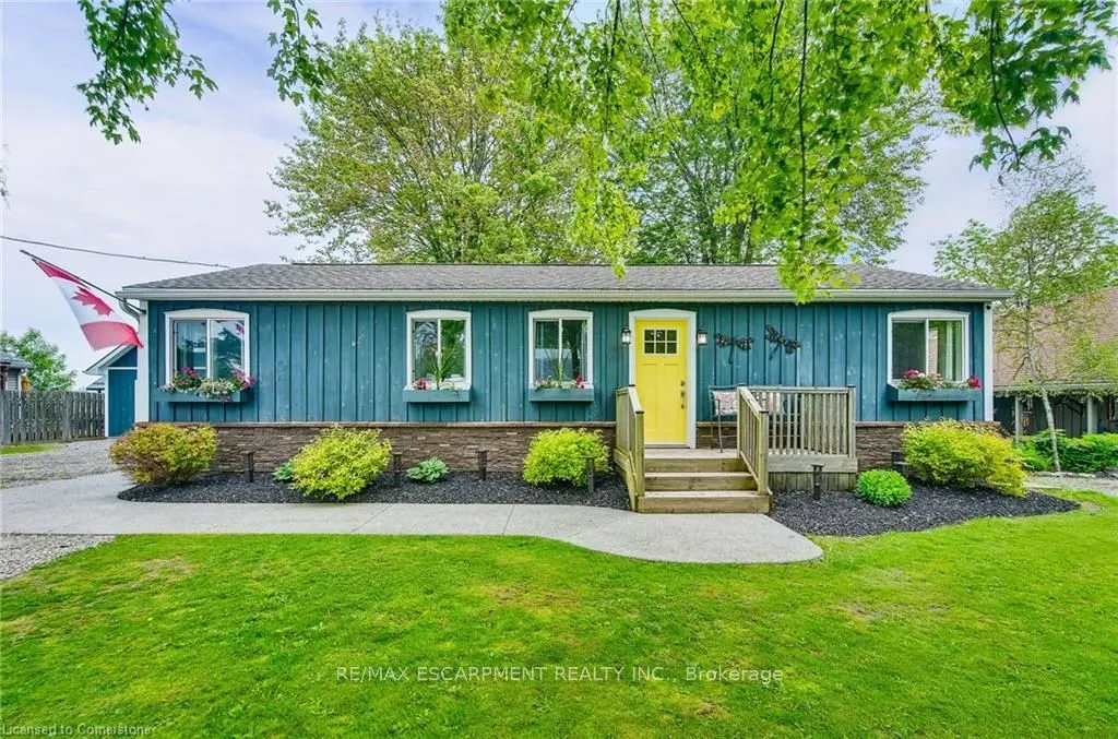8 Beach Road