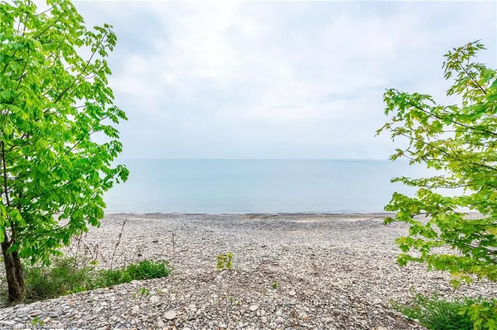 8 Beach Road