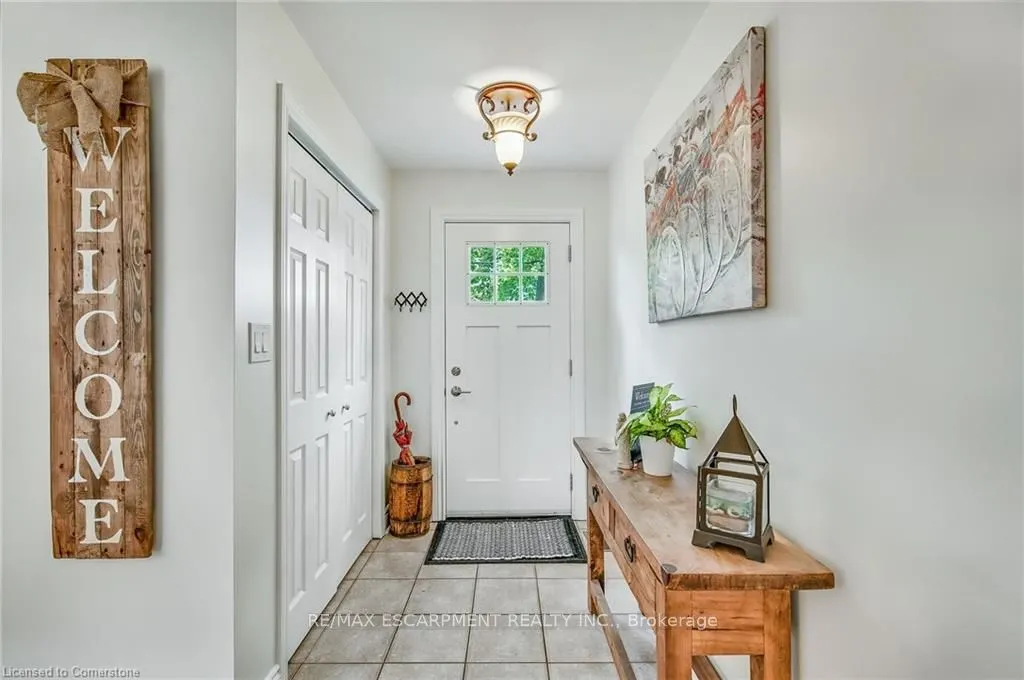 8 Beach Road