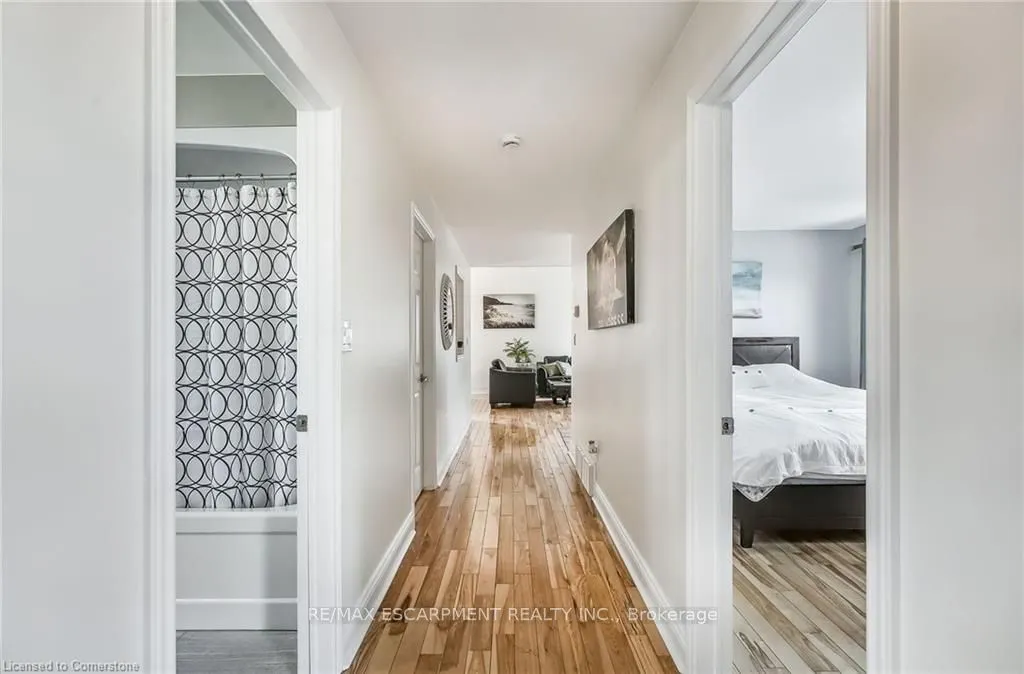 8 Beach Road