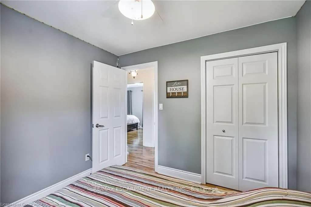 8 Beach Road
