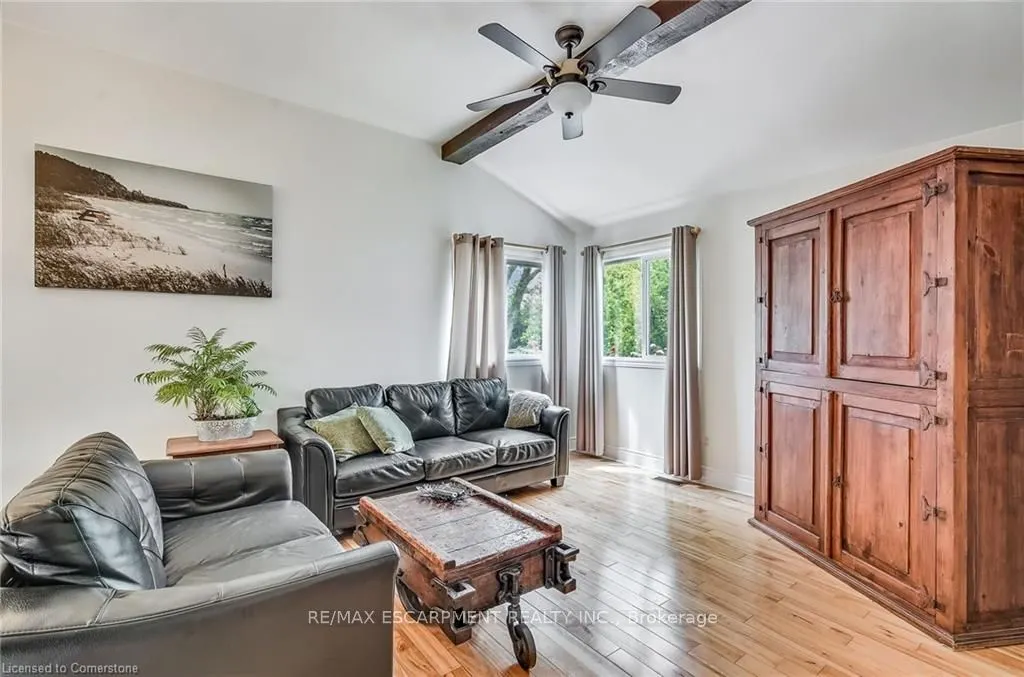 8 Beach Road