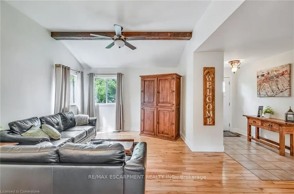 8 Beach Road