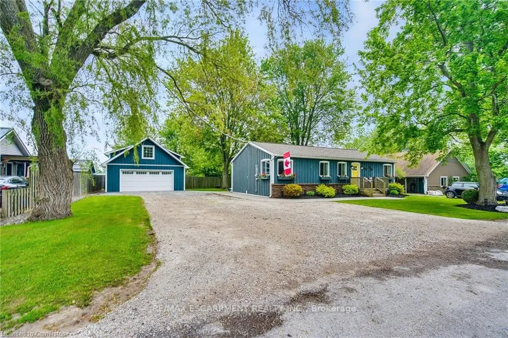 8 Beach Road