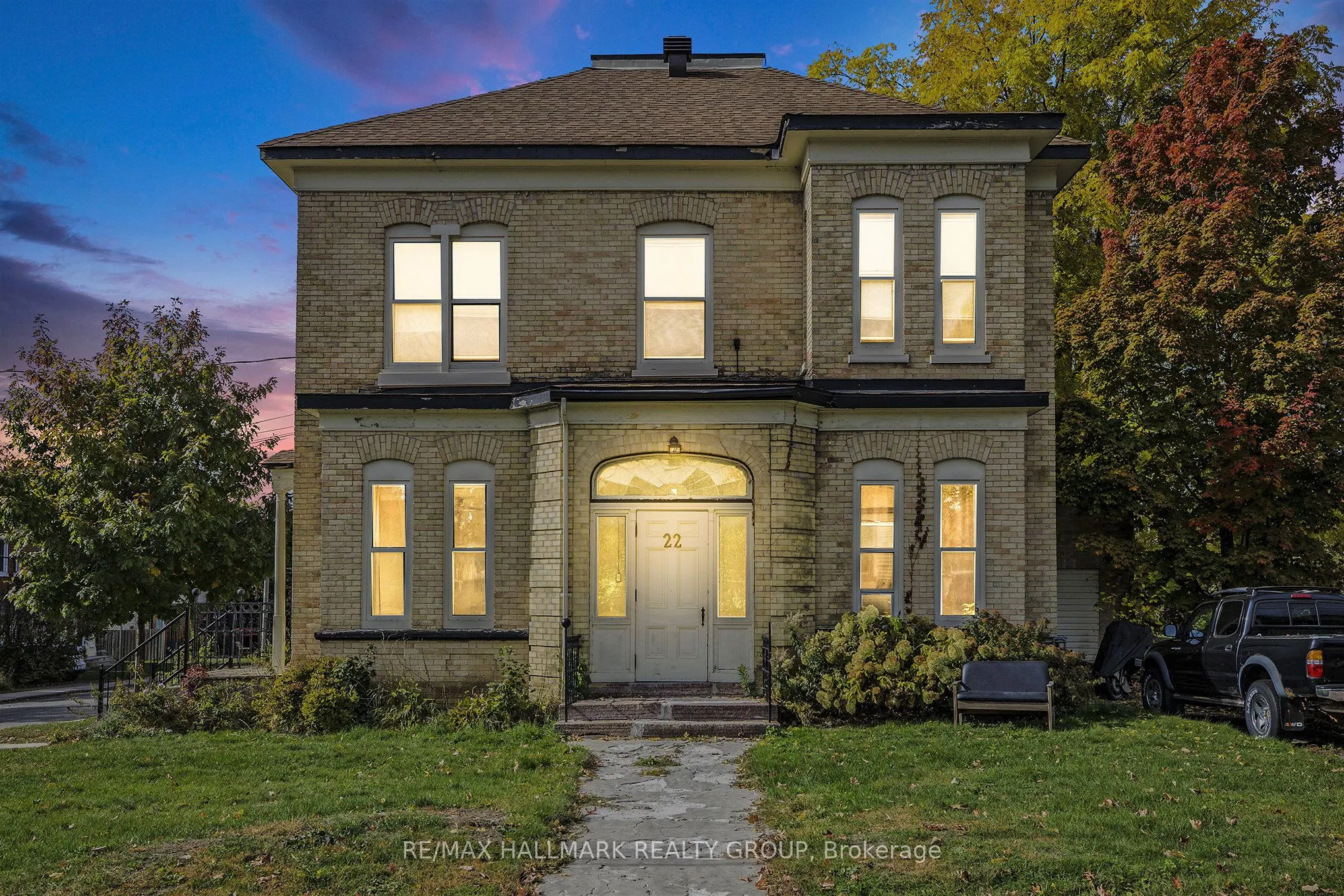 22 Maple Avenue
