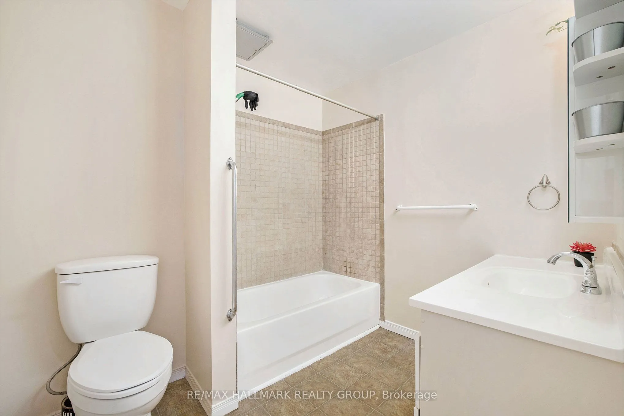 22 Maple Avenue
